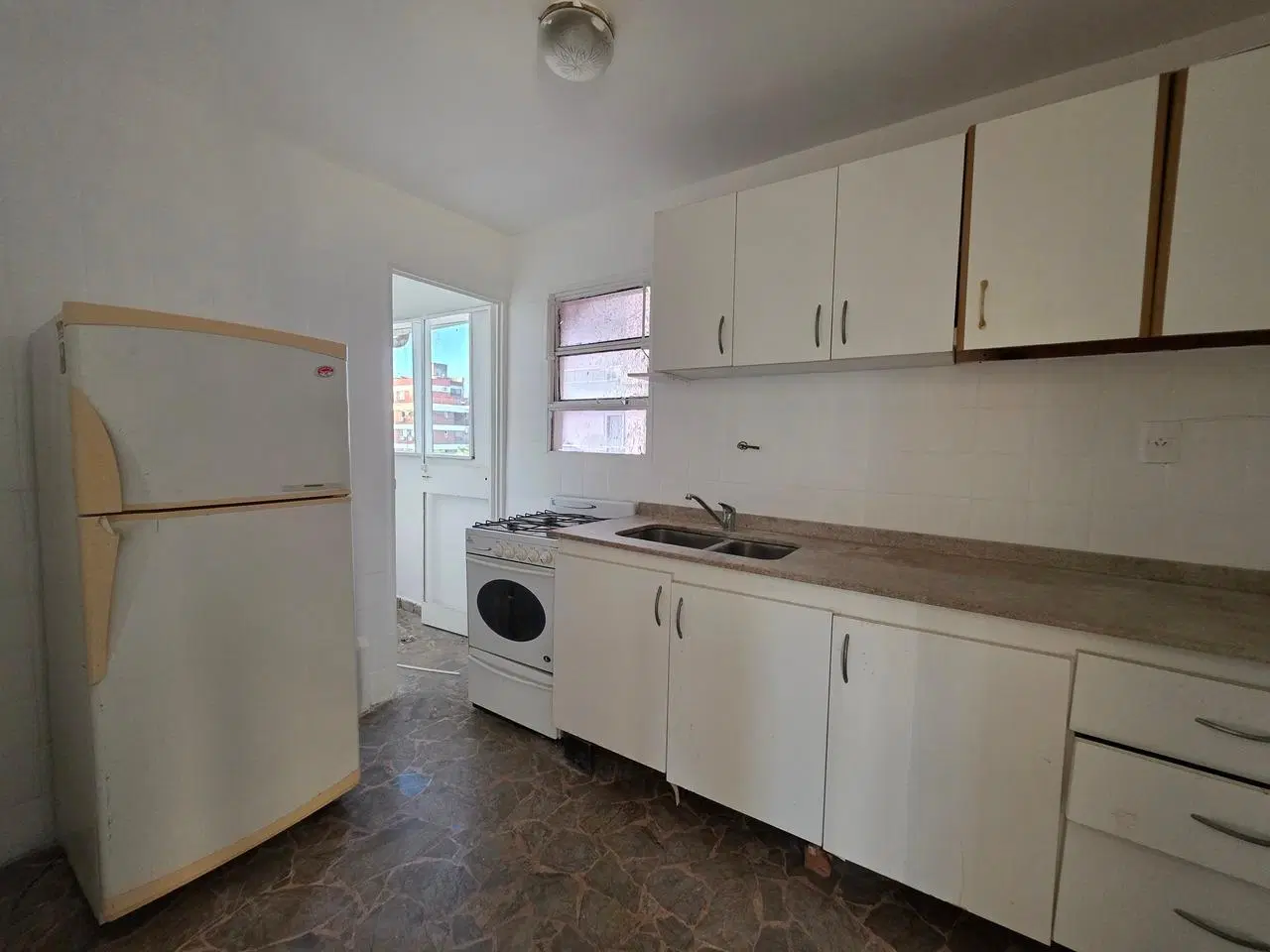 Venta departamento 3 ambientes con balcón y cochera cubierta en Villa Urquiza 3