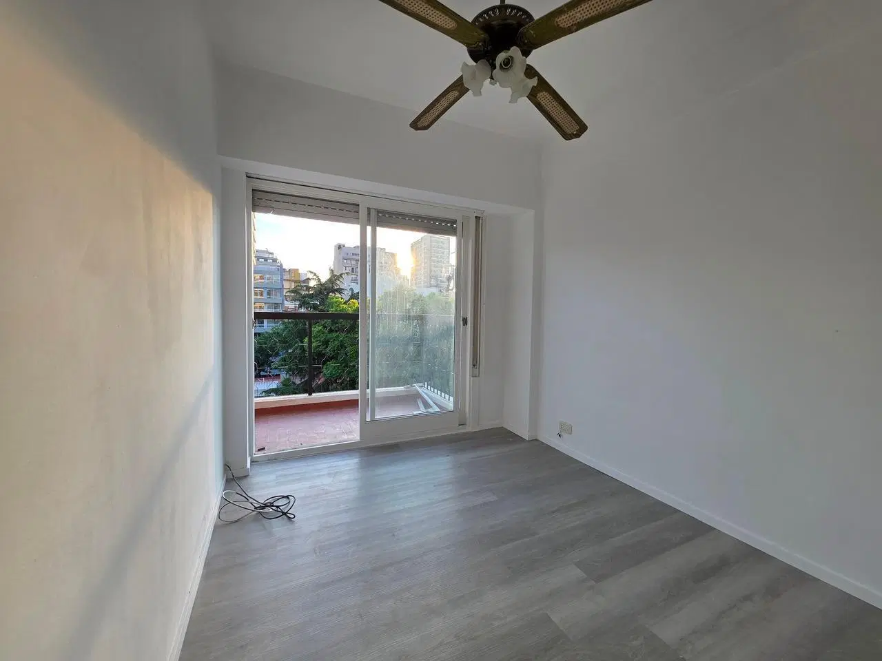 Venta departamento 3 ambientes con balcón y cochera cubierta en Villa Urquiza 2