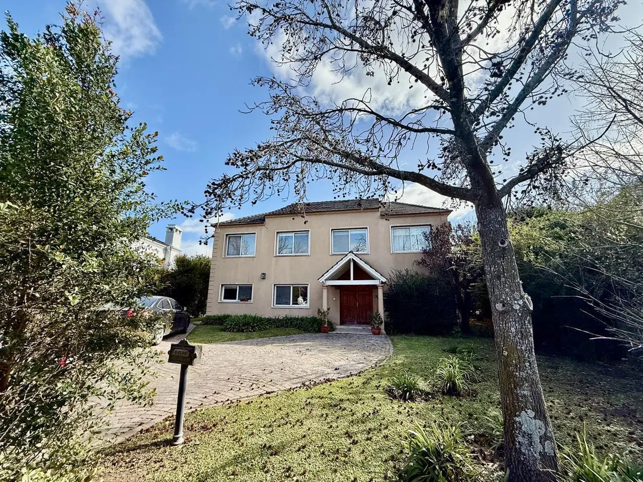 CASA EN VENTA: Ayres del Pilar - 1066m² de terreno y 270m² cubiertos 6 Ambientes 4
