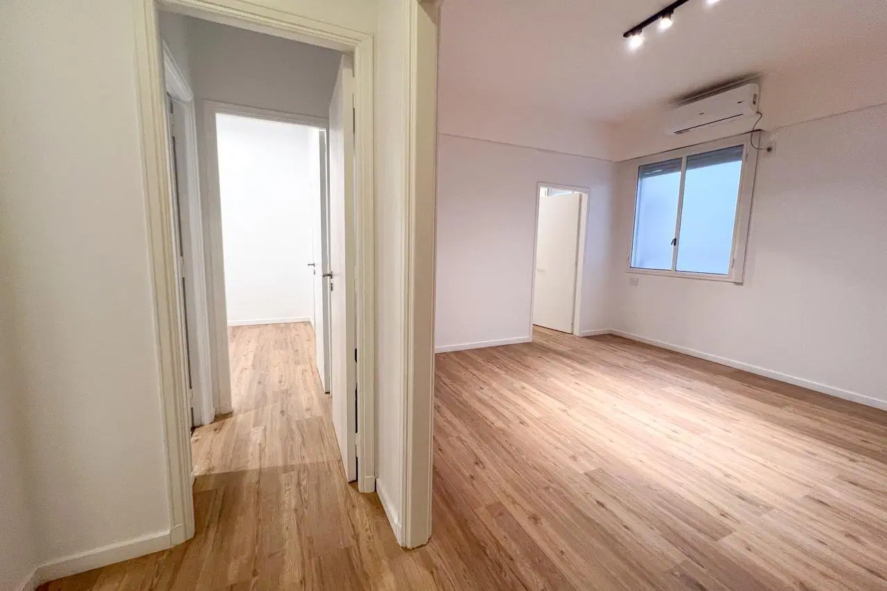 Venta de Departamento 3 Ambientes en PALERMO a una cuadra del Jardín Botánico. RECICLADO A NUEVO. 2