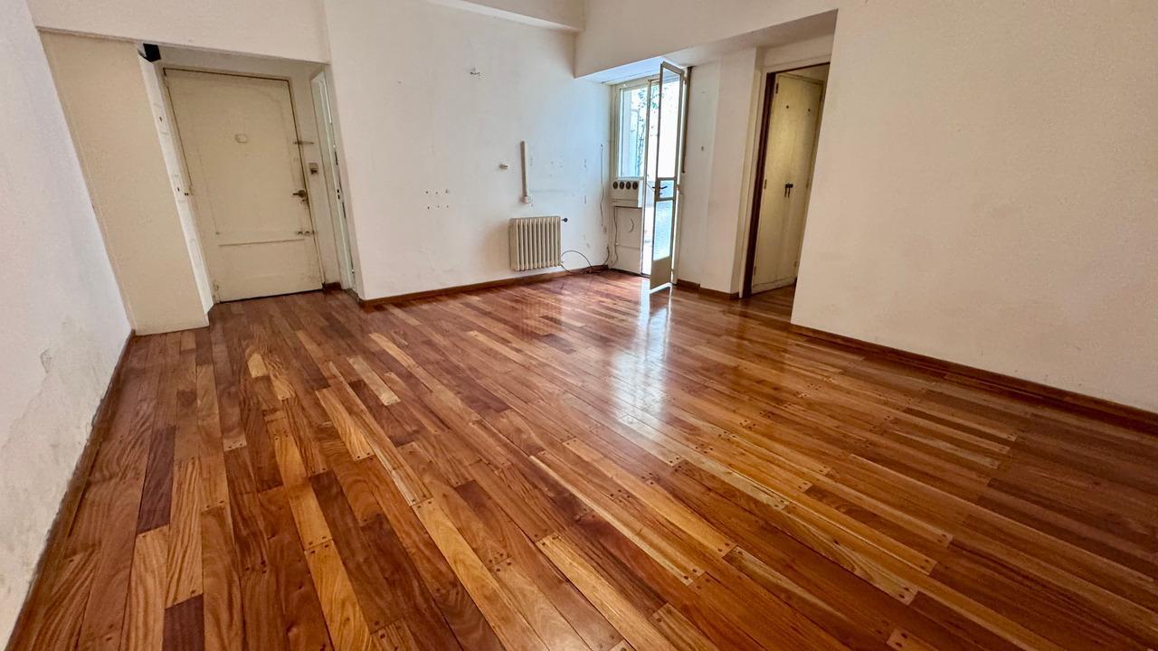 Foto de Venta de departamento de 2 ambientes con patio en Balvanera, imagen 3