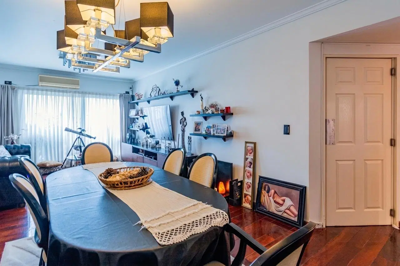 Departamento Piso en venta frente al Parque Chacabuco | 4 ambientes + dependencia + cochera 3