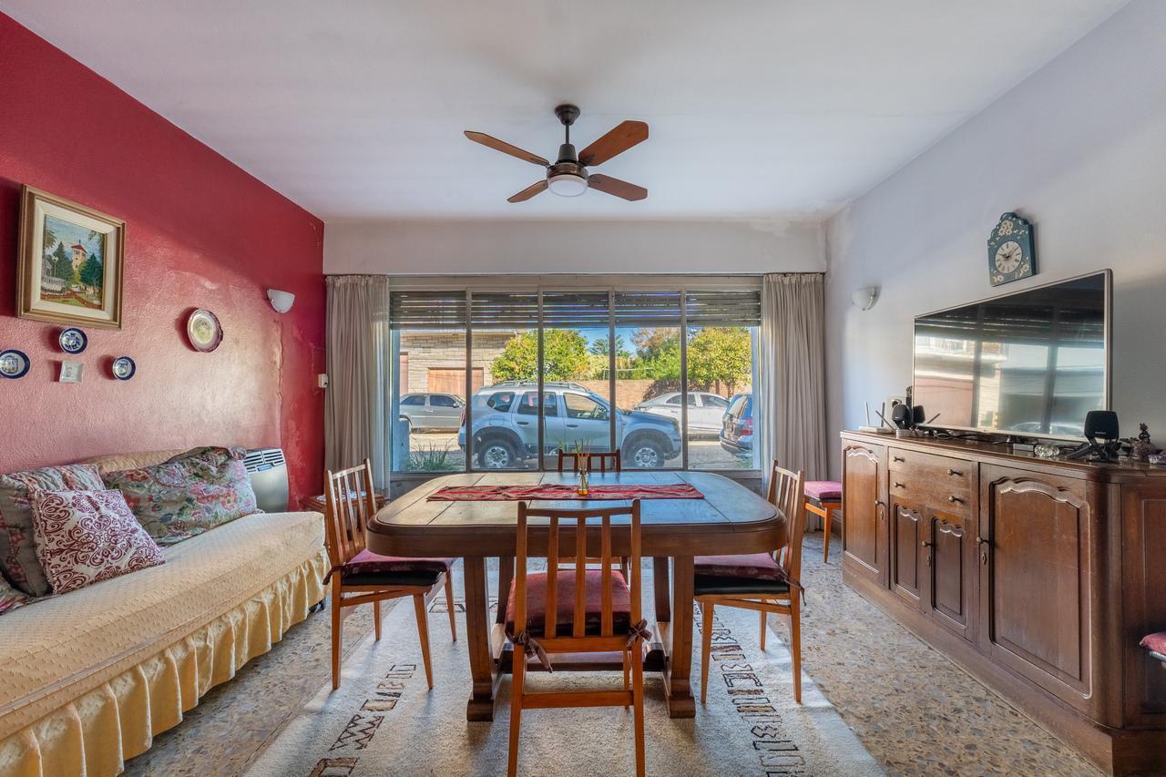 Venta Casa 3 ambientes Martinez Lote Propio Jardin Cochera