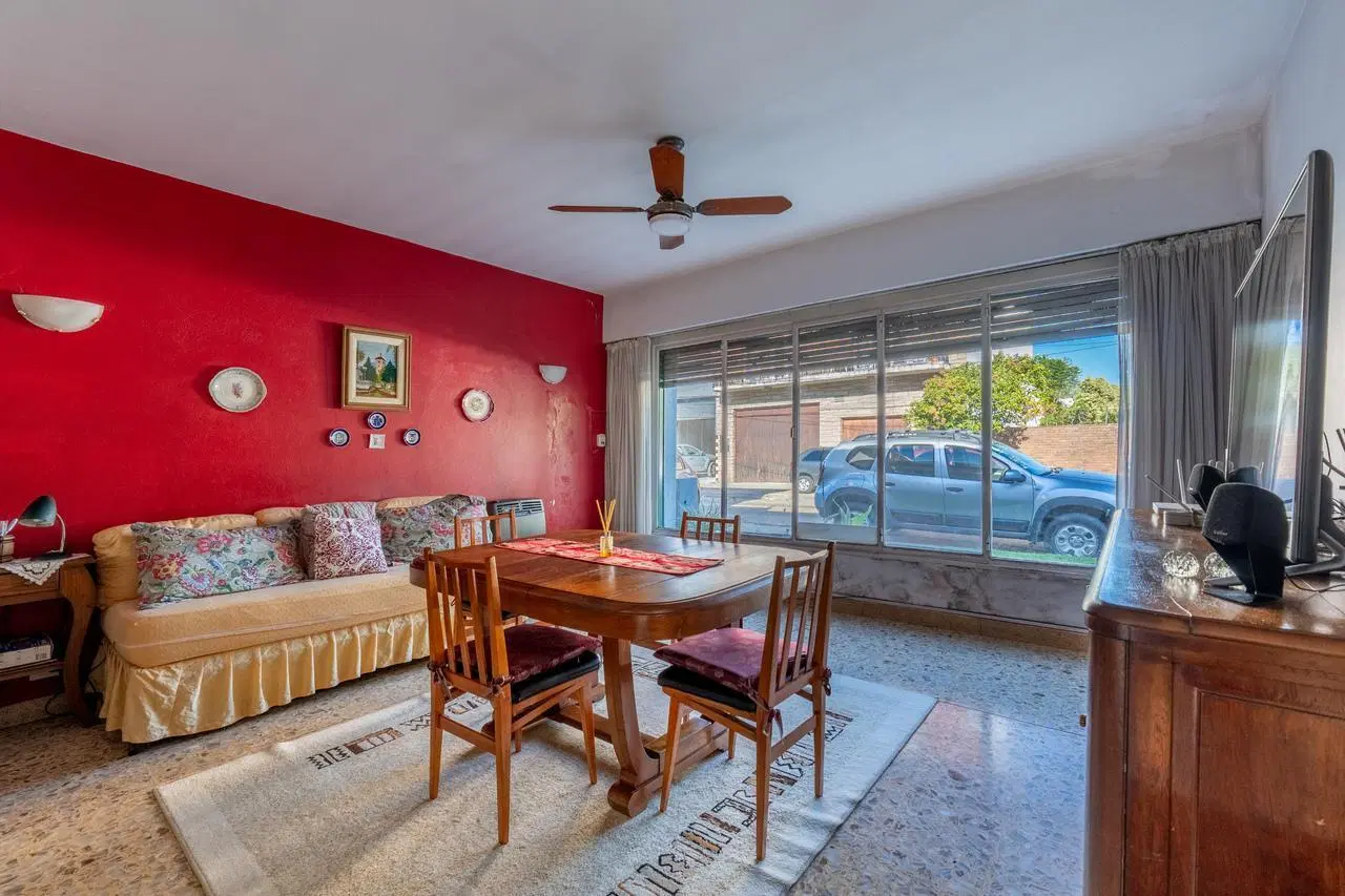 Venta Casa 3 ambientes Martinez Lote Propio Jardin Cochera 4
