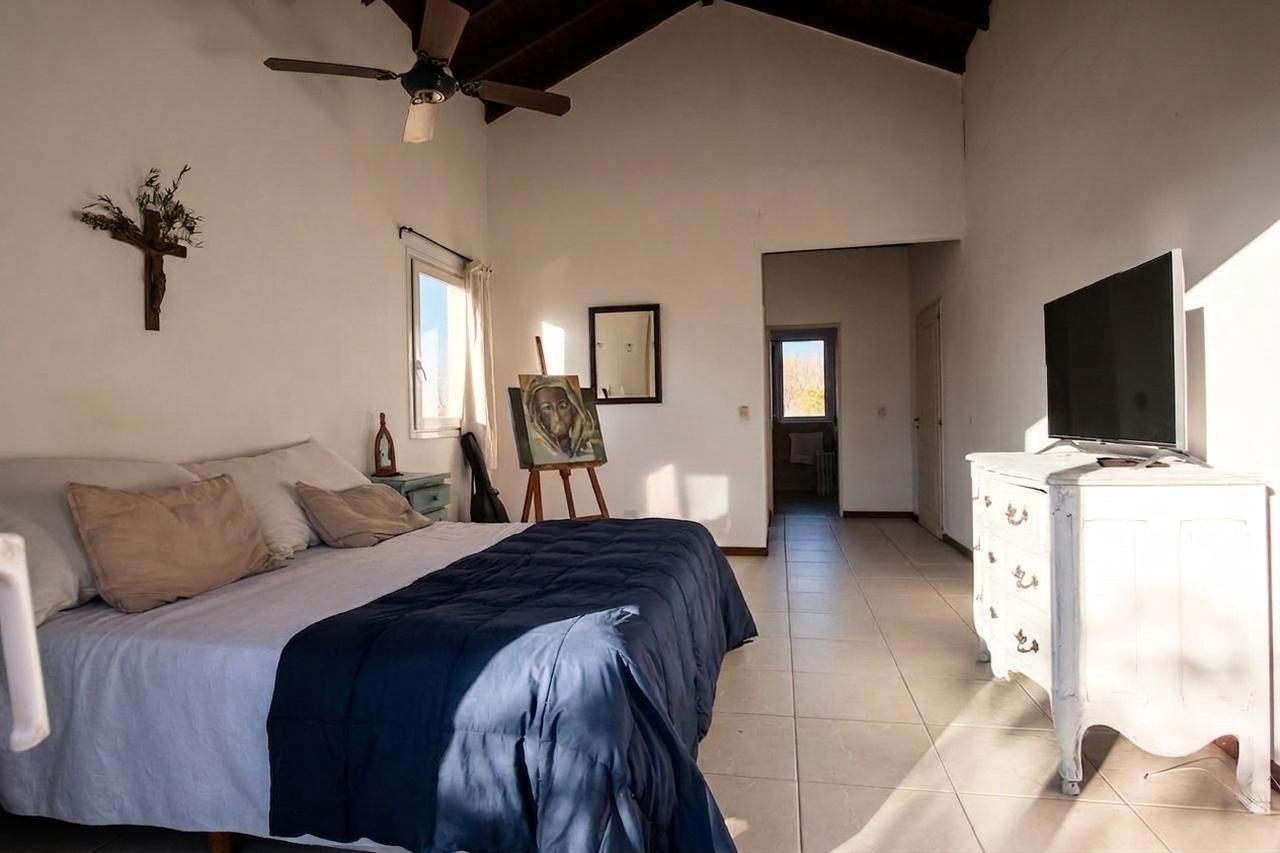 Casa en Venta en La Pionera | 4 dormitorios, pileta y lote de 1.248 m²