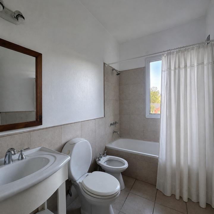 Casa en Venta en La Pionera | 4 dormitorios, pileta y lote de 1.248 m²