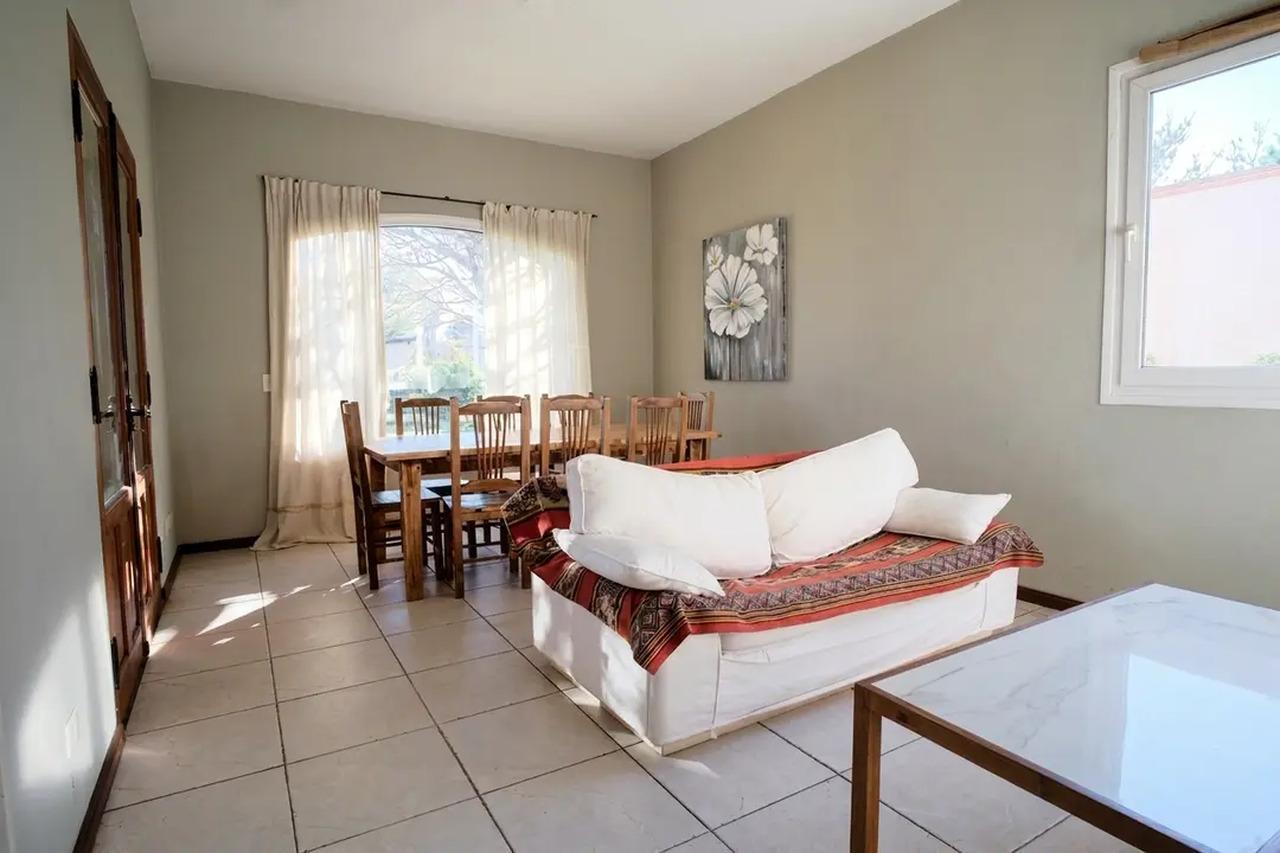 Casa en Venta en La Pionera | 4 dormitorios, pileta y lote de 1.248 m²