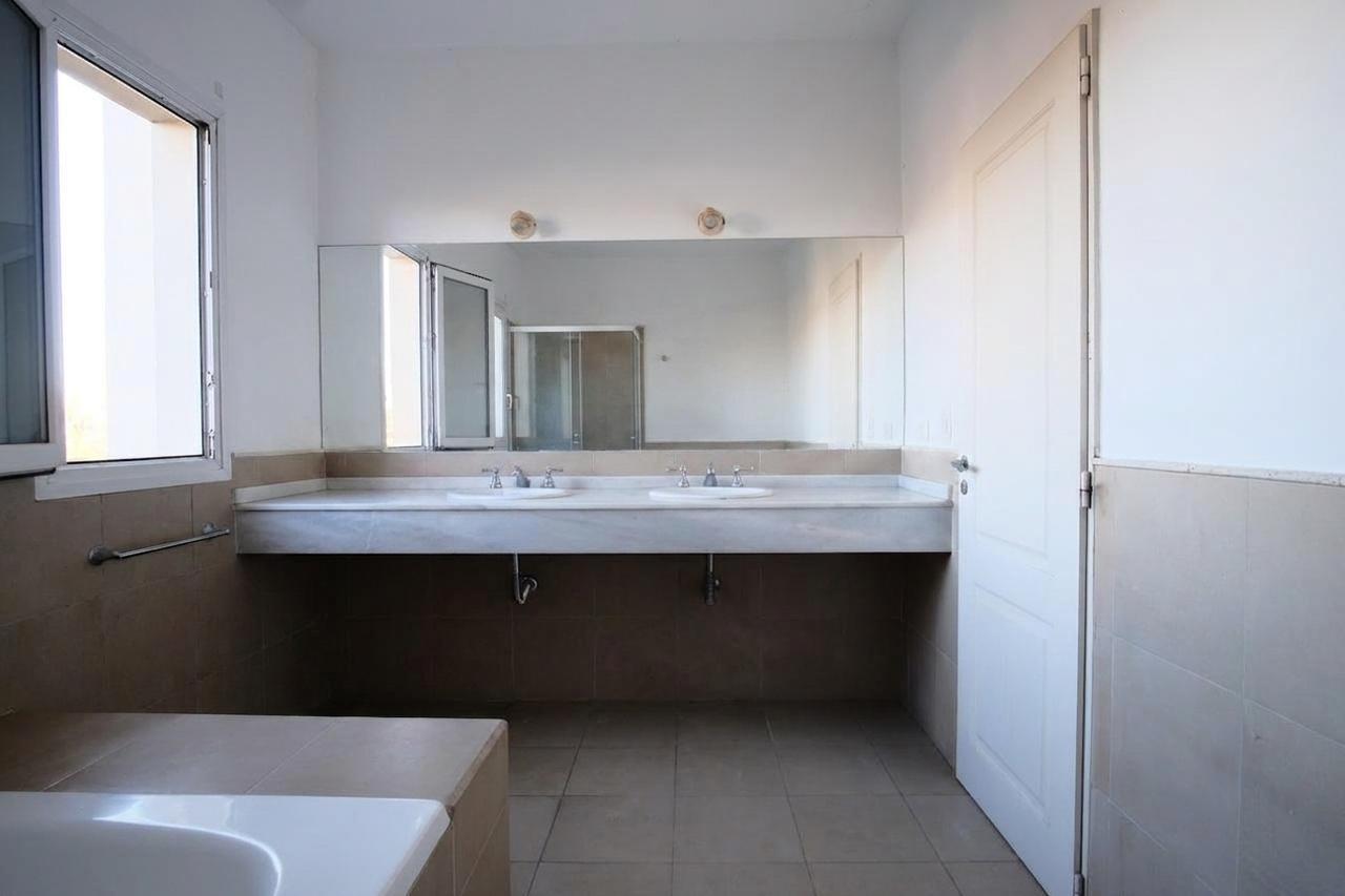 Casa en Venta en La Pionera | 4 dormitorios, pileta y lote de 1.248 m²