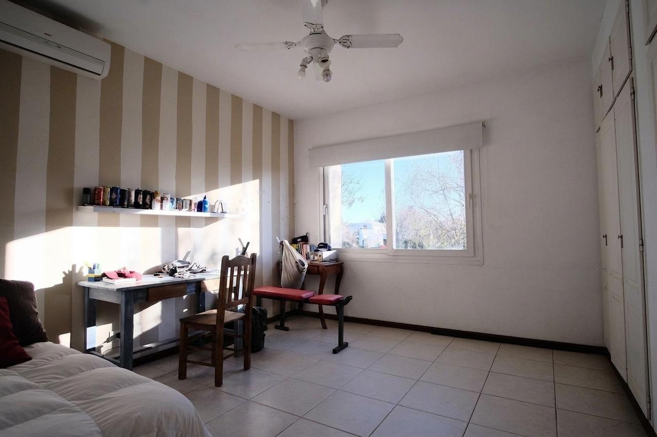 Casa en Venta en La Pionera | 4 dormitorios, pileta y lote de 1.248 m²