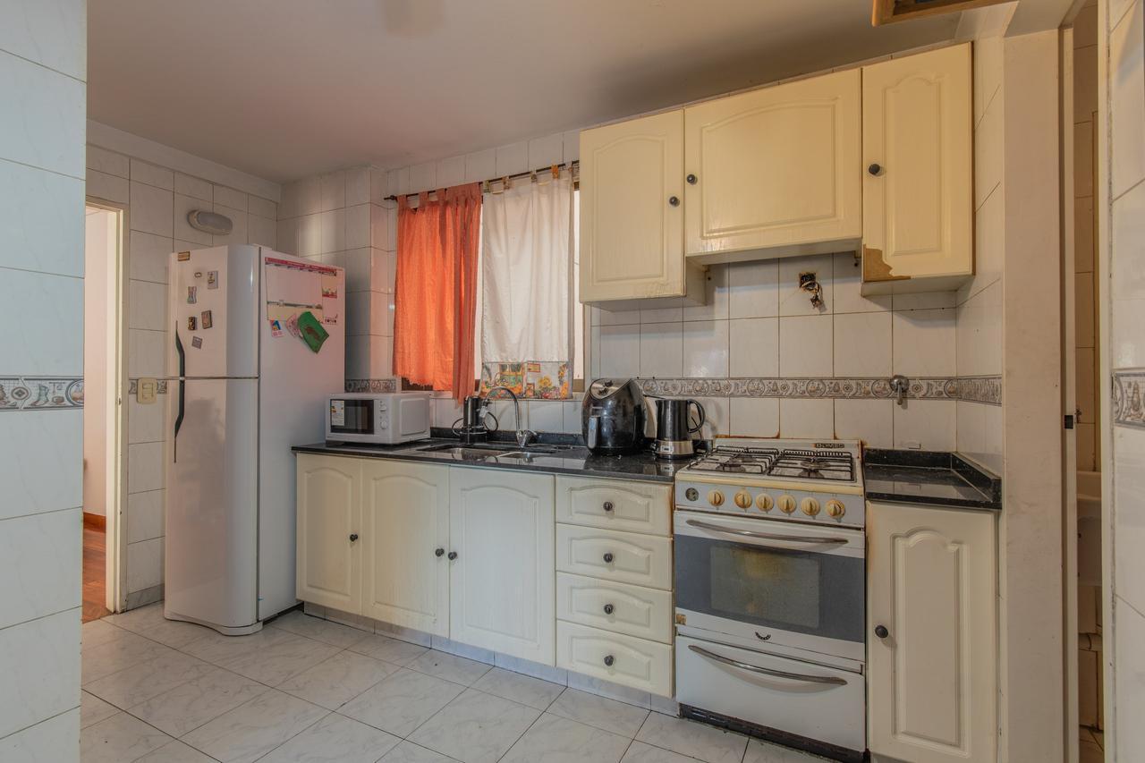 Foto de Venta departamento de 3 ambientes con dependencia balcón aterrazado en Caballito, imagen 2