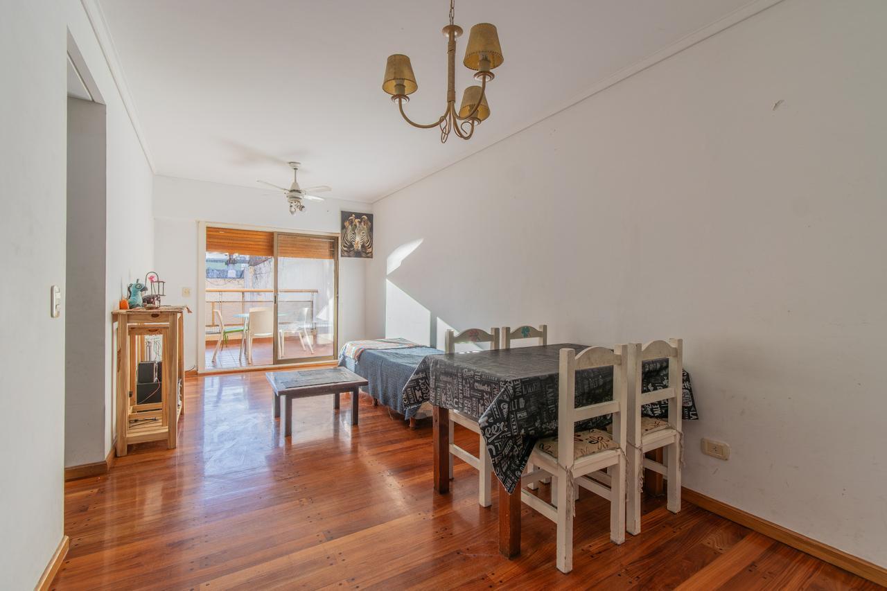 Foto de Venta departamento de 3 ambientes con dependencia balcón aterrazado en Caballito, imagen 3