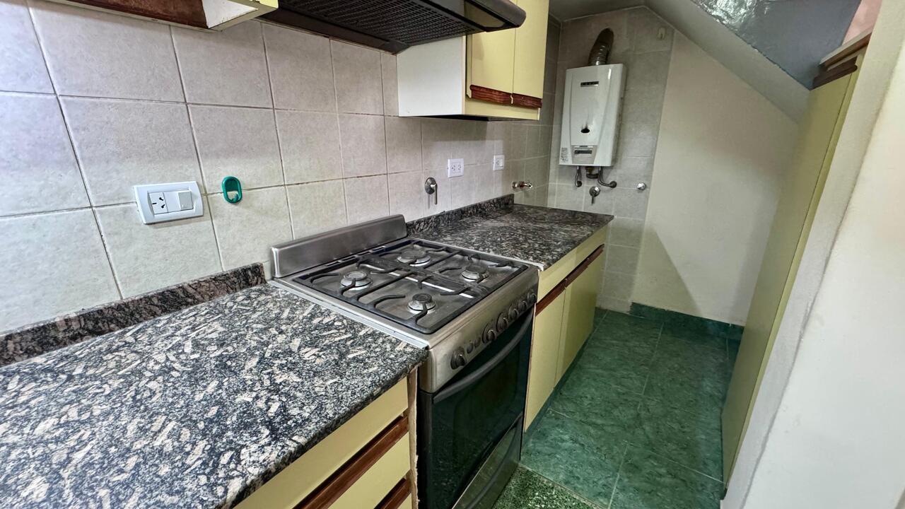 Foto de Venta PH 3 ambientes en dos plantas Boedo, imagen 1