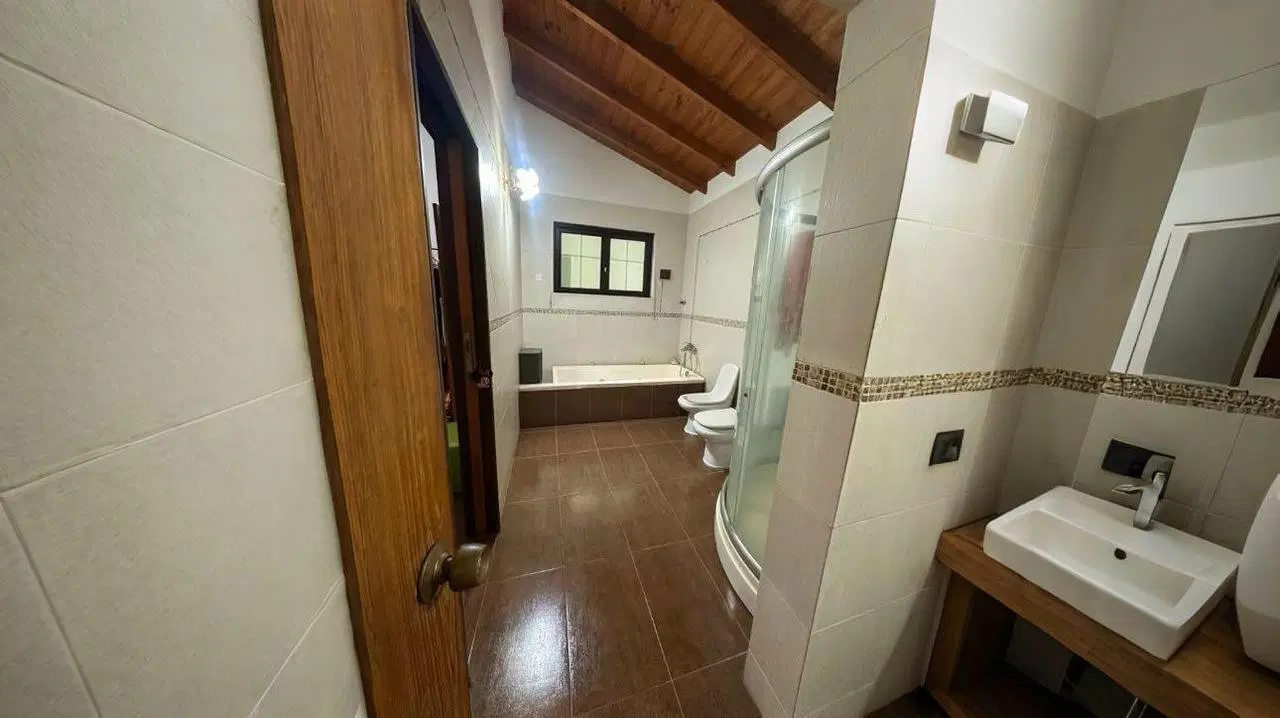 Venta Casa 5 ambientes en Guernica, El Paraíso Country Club 2