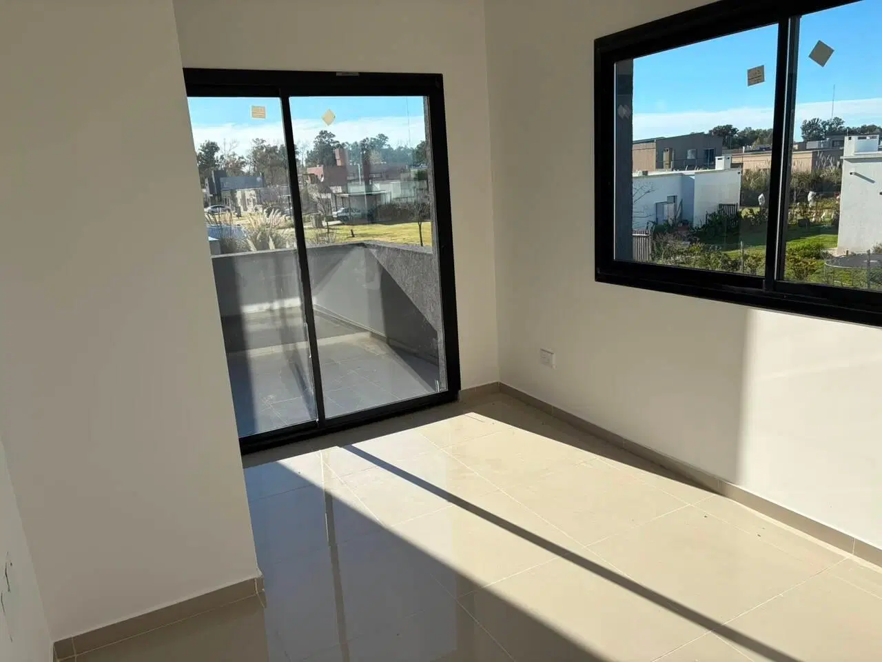 Venta casa 4 ambientes a estrenar con galeria y parrilla Maschwitz 5