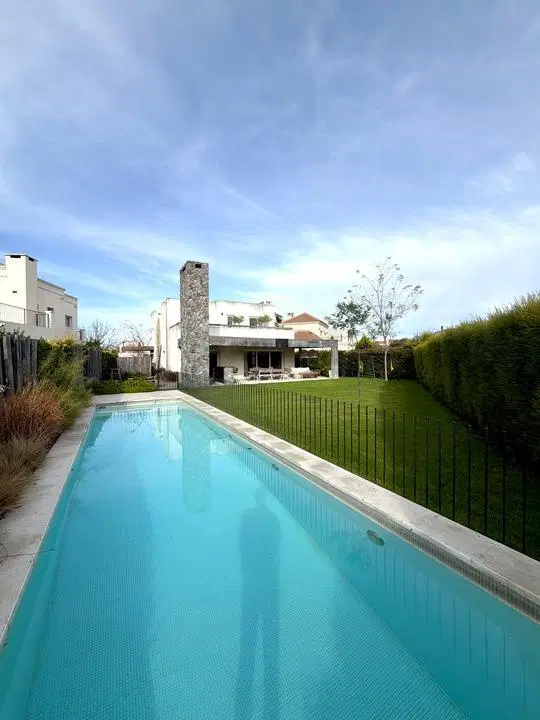Venta de casa 5 ambientes Barrio Ayres Plaza 1