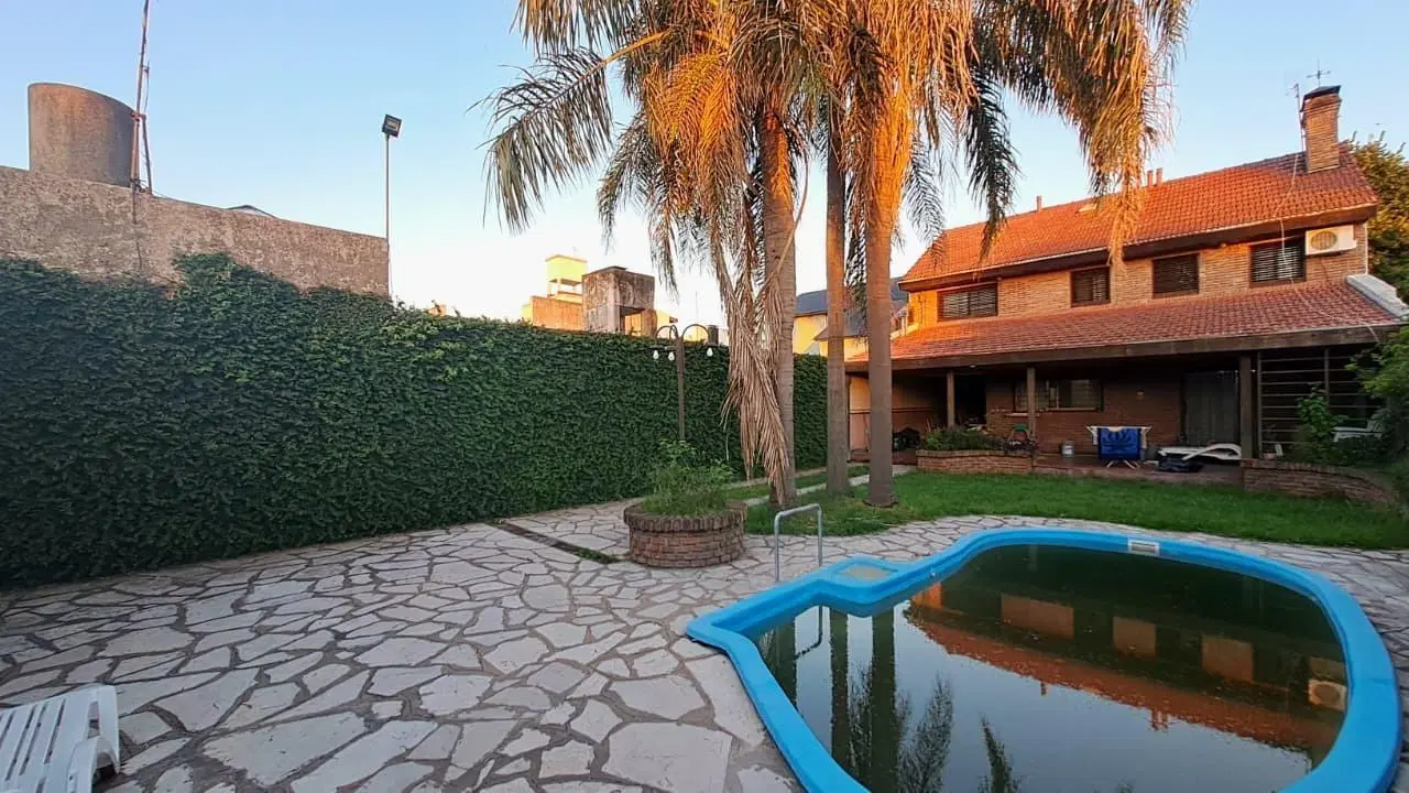 Venta Casa 4 Ambientes Castelar Jardín 4