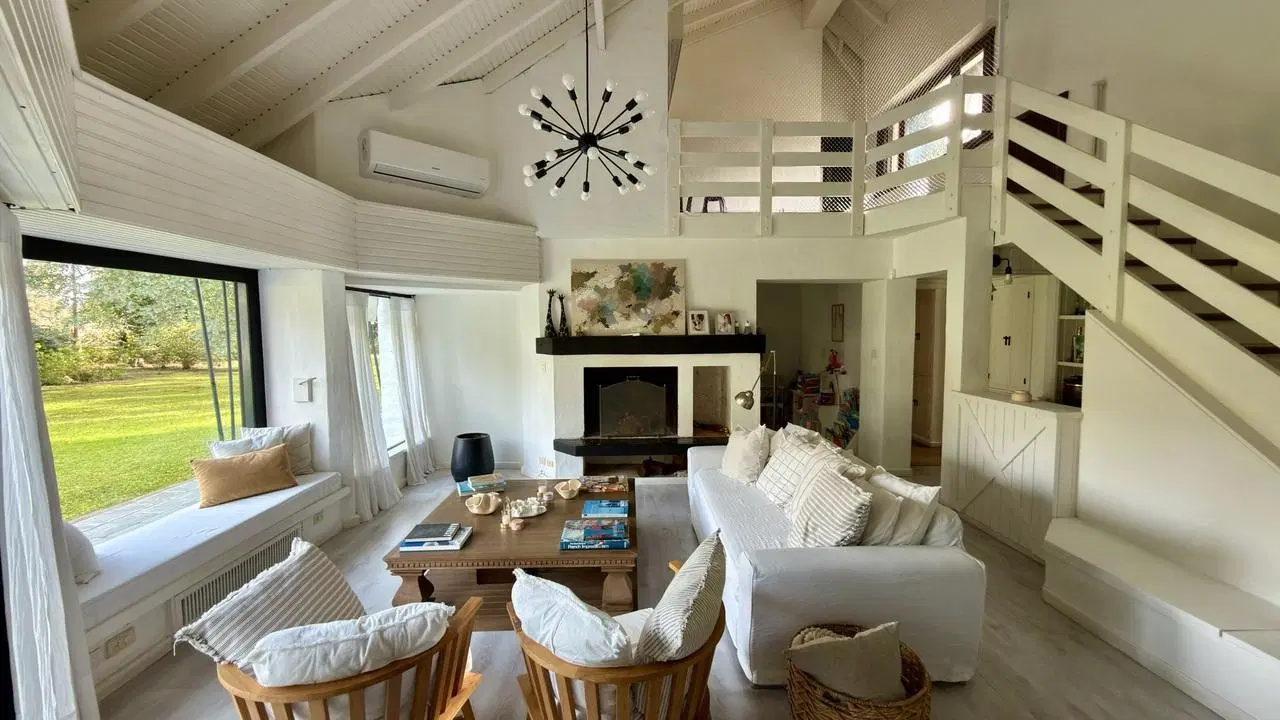 Venta Casa 6 ambientes en Mayling CC sobre el Polo 2