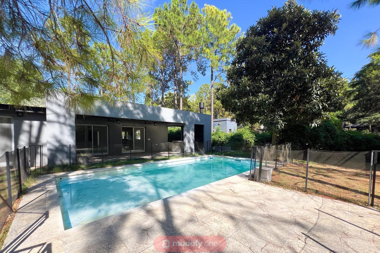 Foto de Venta de casa Apta Crédito 4 ambientes en Santa María del Pilar. Gran lote, jardín arbolado y pileta, imagen 5