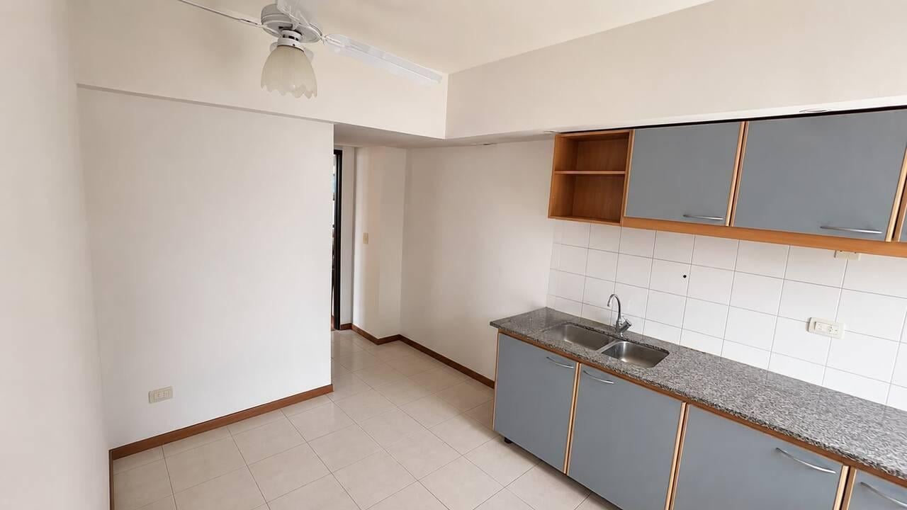 Foto de Alquiler Departamento 3 Ambientes con Balcón Terraza, Pileta y Jardín, imagen 3