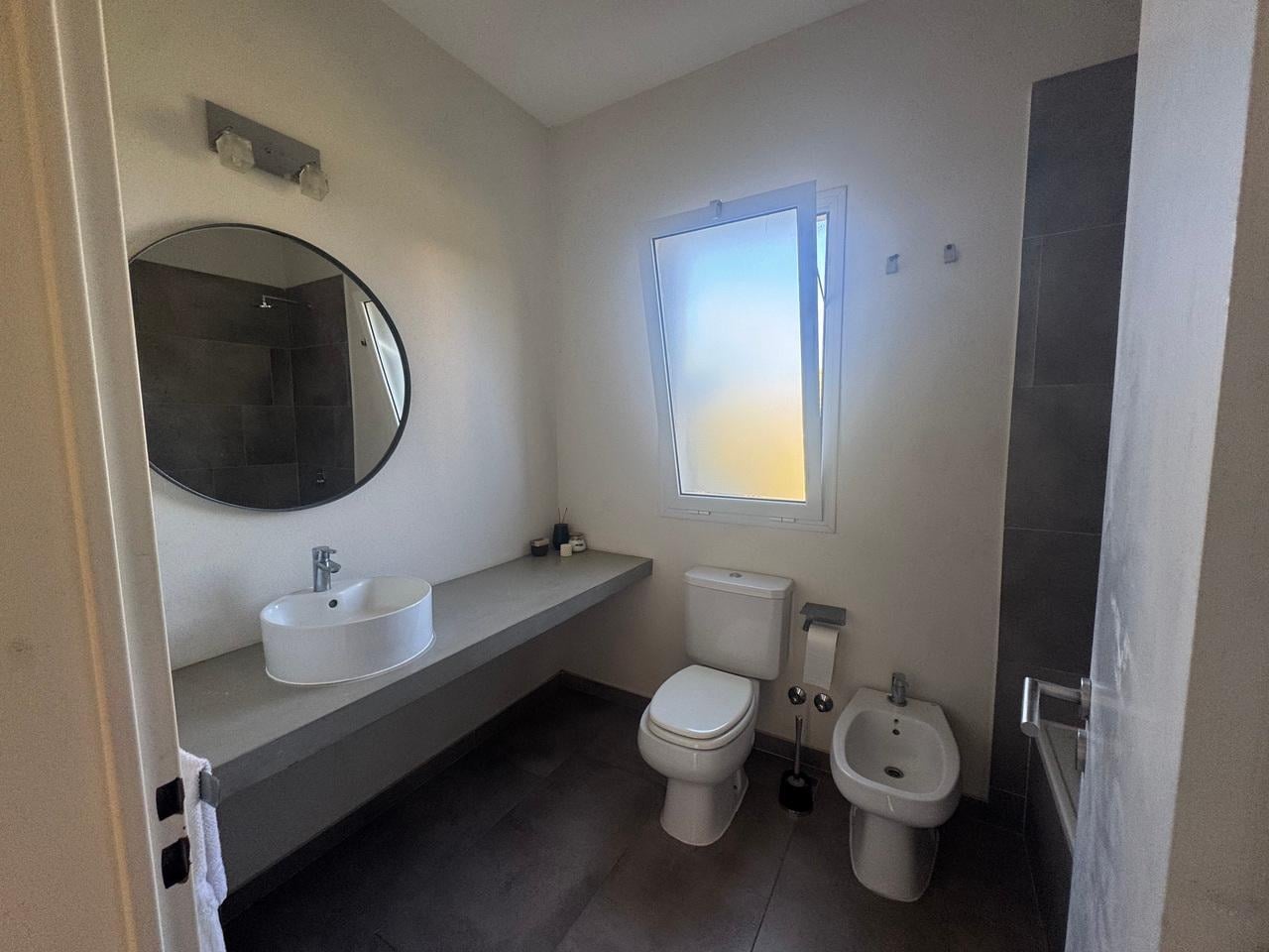 Foto de Casa en alquiler 4 ambientes + pileta. San Ramón, Pilar del este, imagen 1