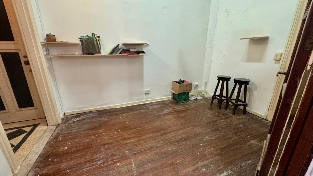 Foto de Venta de PH de 5 ambientes con patio en Monserrat, imagen 2