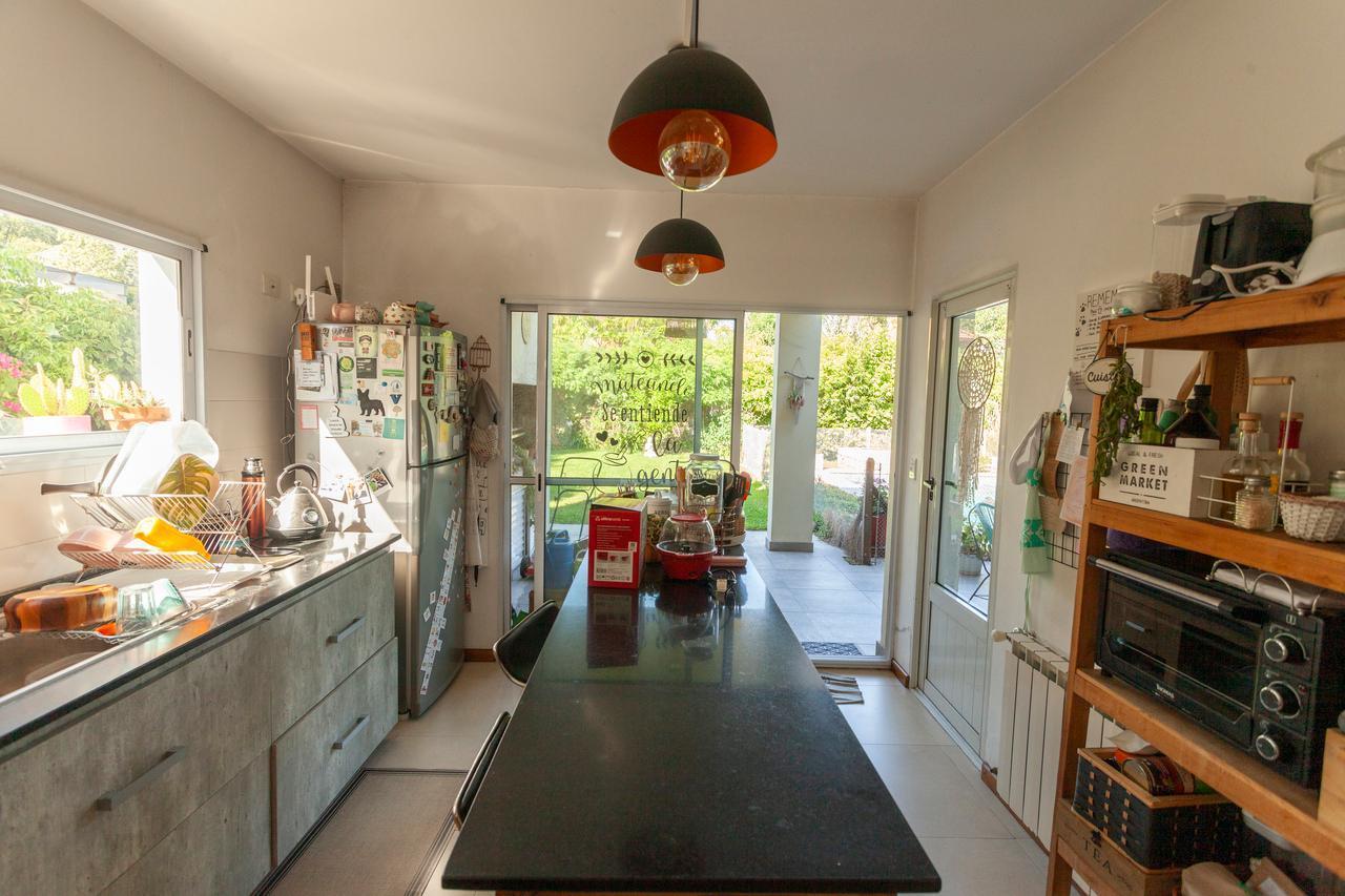 Foto de Casa 6 ambientes en Venta, barrio Los Angeles Village, imagen 5