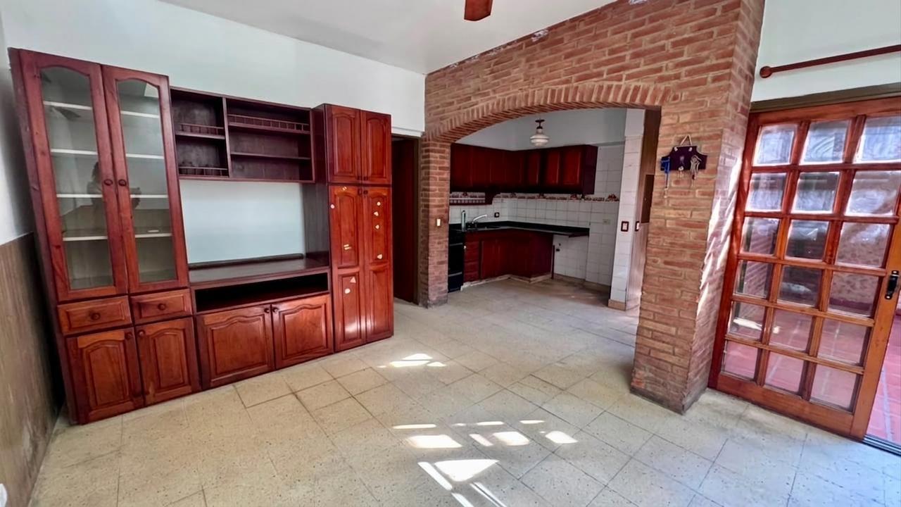Foto de Venta de Casa Multifamiliar de 6 ambientes en Villa Soldati. Cochera +, imagen 4