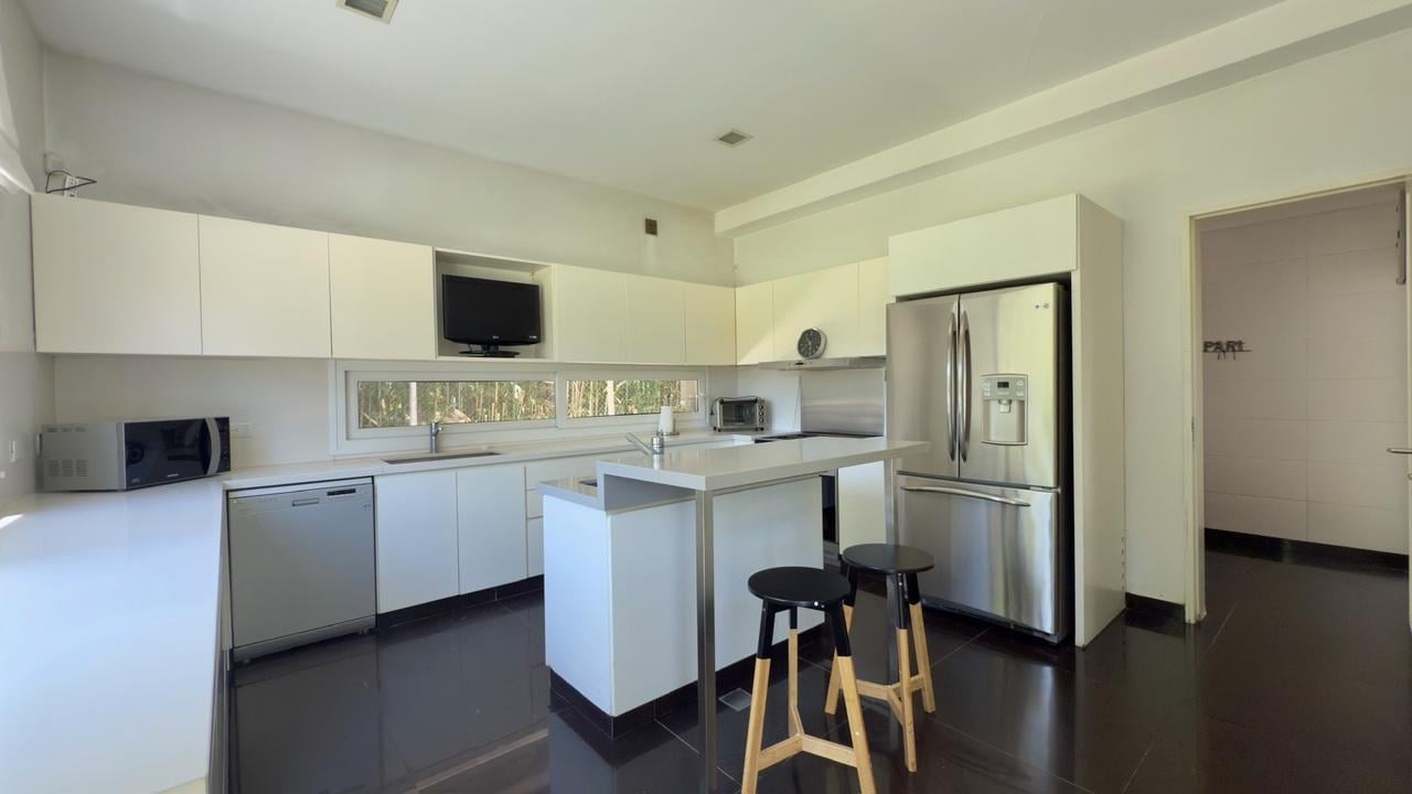 Foto de Venta casa 6 ambientes moderna en Carmel CC Pilar, imagen 3