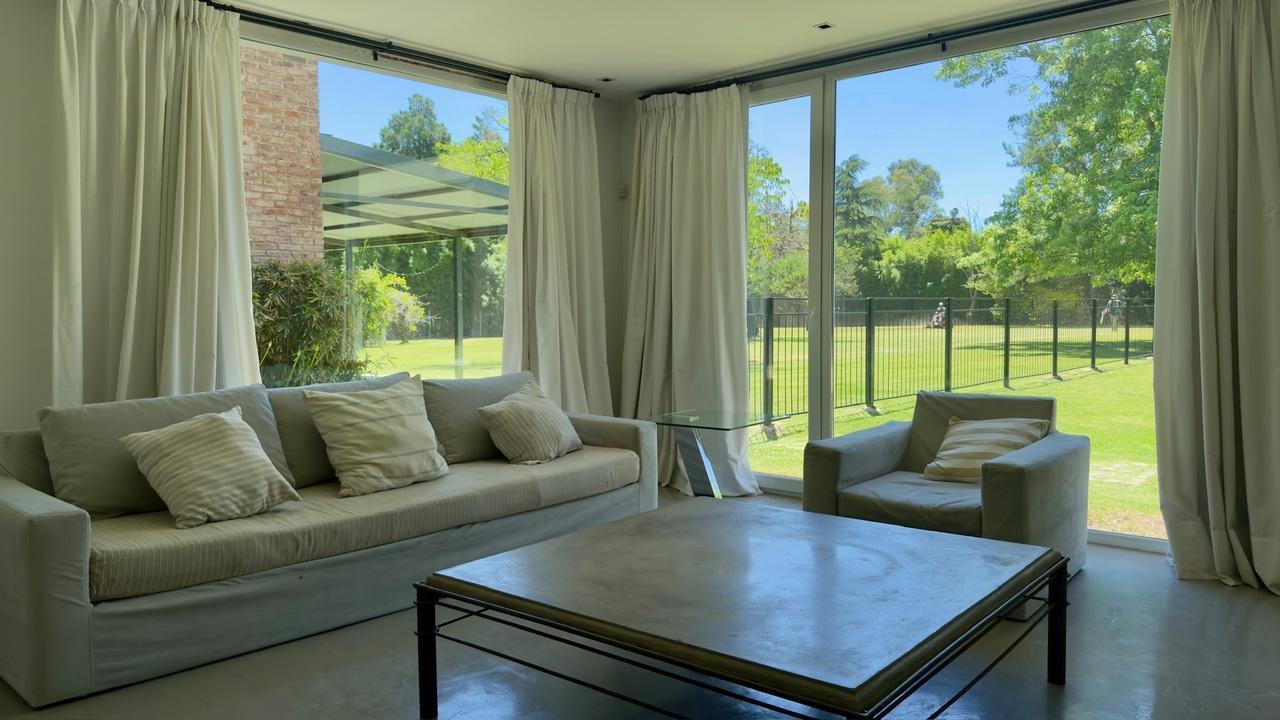 Foto de Venta casa 6 ambientes moderna en Carmel CC Pilar, imagen 2