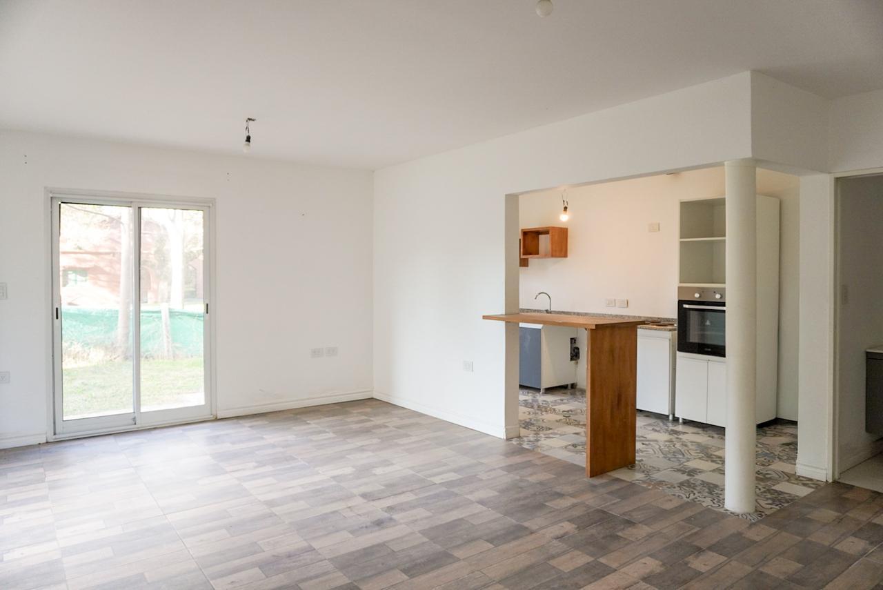 Foto de Casa en ALQUILER tipo Triplex - Cochera, Jardín y Baulera - Los Tres, imagen 5