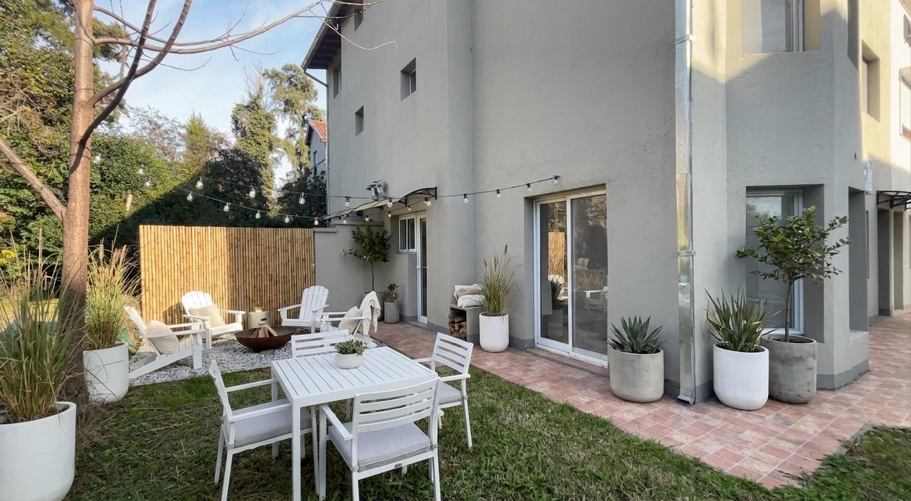 Foto de Casa en ALQUILER tipo Triplex - Cochera, Jardín y Baulera - Los Tres, imagen 3
