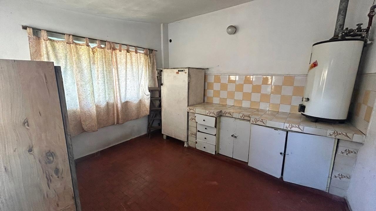 Foto de Venta Casa 3 ambientes Jardín Locales Deposito en Castelar, imagen 4