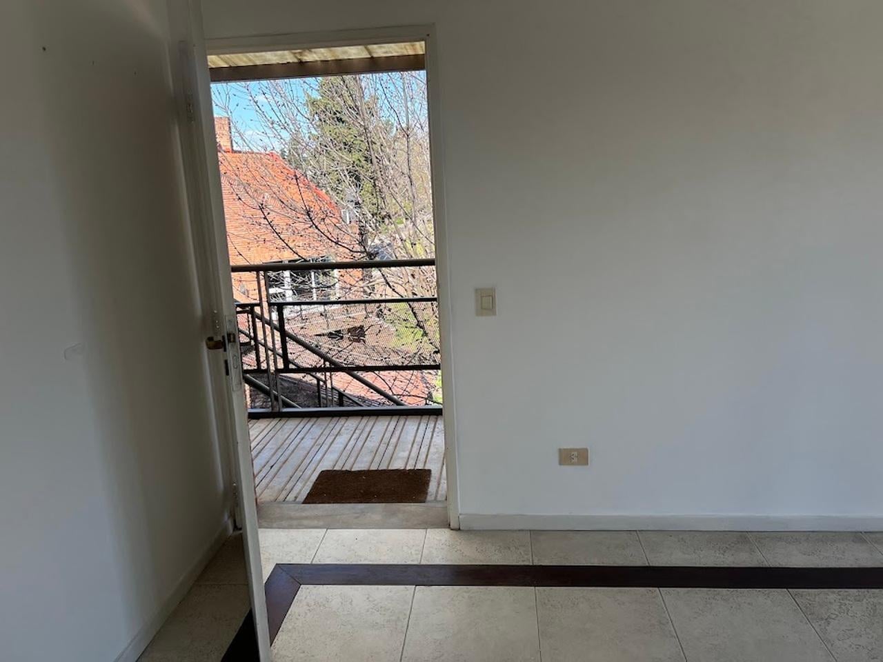 Foto de VENTA!! Luminoso departamento 2 ambientes Barrio Las Mercedes - Pilar, imagen 1