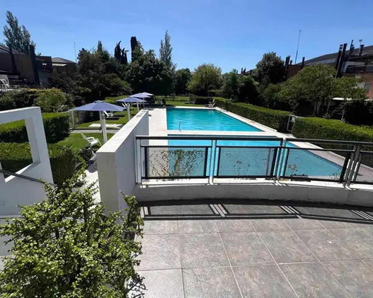 Foto de VENTA!! Luminoso departamento 2 ambientes Barrio Las Mercedes - Pilar, imagen 3