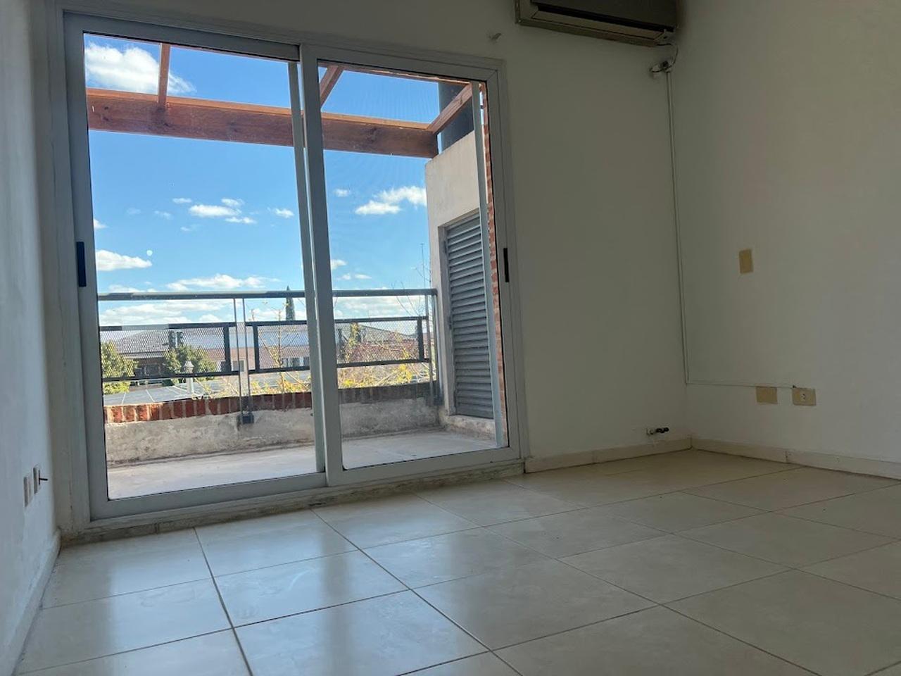 Foto de VENTA!! Luminoso departamento 2 ambientes Barrio Las Mercedes - Pilar, imagen 4