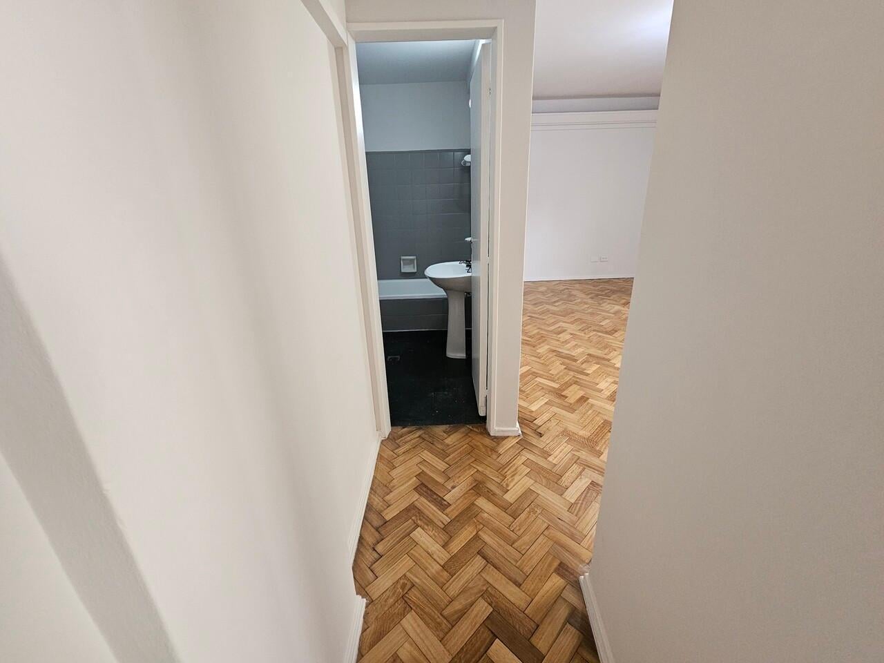 Foto de Venta Departamento 2 ambientes en Balvanera, imagen 2