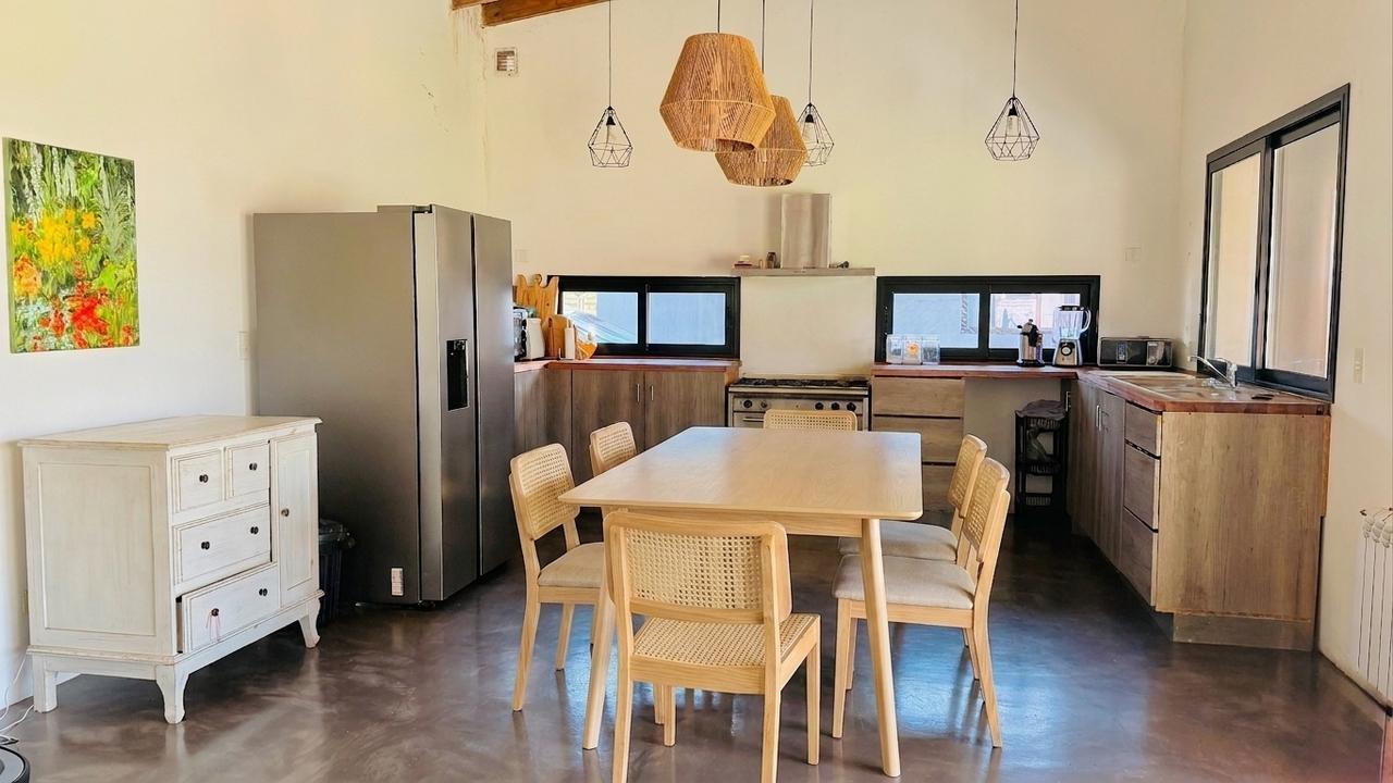 Foto de Alquiler Casa 6 ambientes sobre terreno 1.239m en Barrio cerrado Los, imagen 3