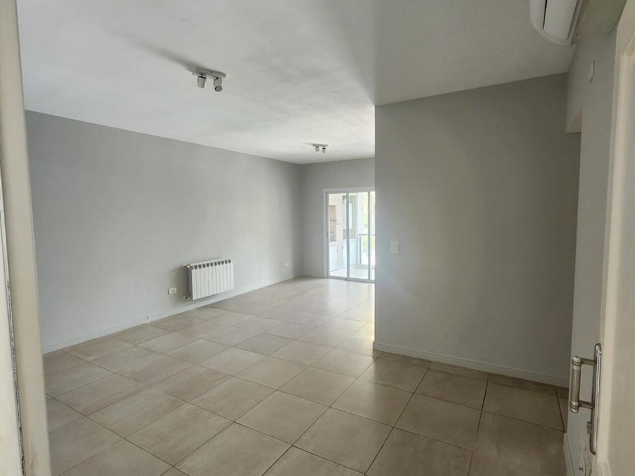Foto de DEPARTAMENTO EN ALQUILER, 2 AMBIENTES, CON COCHERA, BOULEVAR DEL SOL, imagen 1