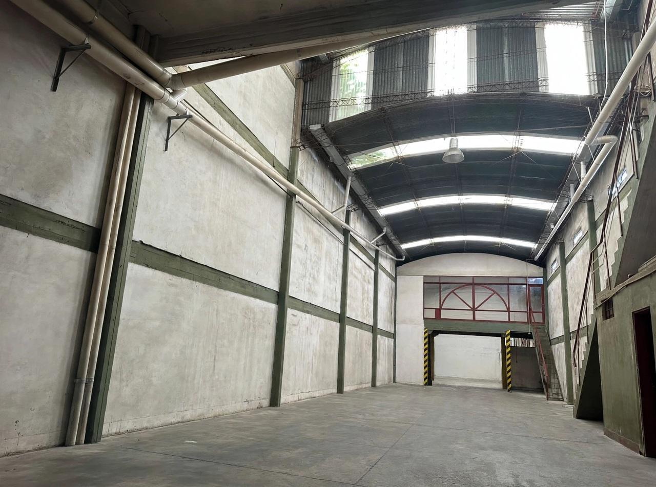 Foto de Alquiler Galpón Industrial 500 m² | Oficinas | Portón Industrial |, imagen 2