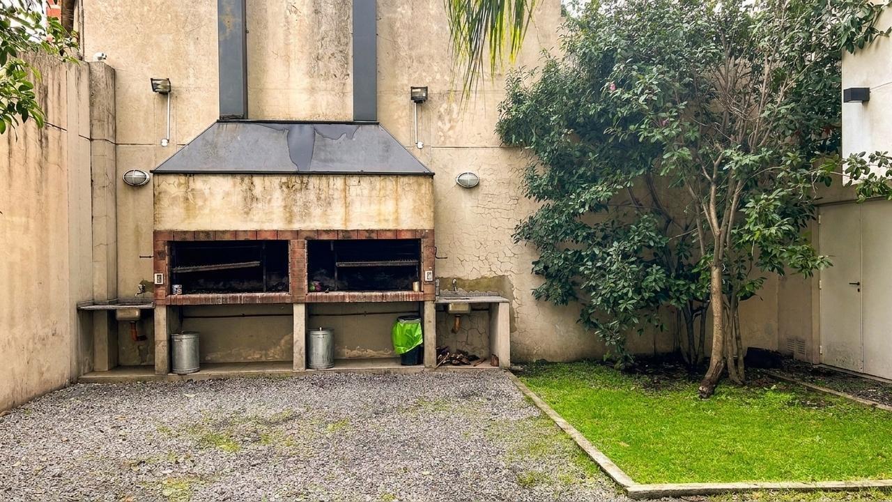 Foto de Venta Departamento Monoambiente Floresta con Pileta y Parrilla, imagen 2