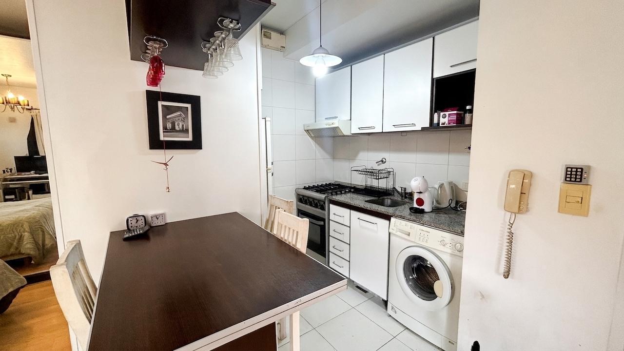 Foto de Venta Departamento Monoambiente Floresta con Pileta y Parrilla, imagen 3