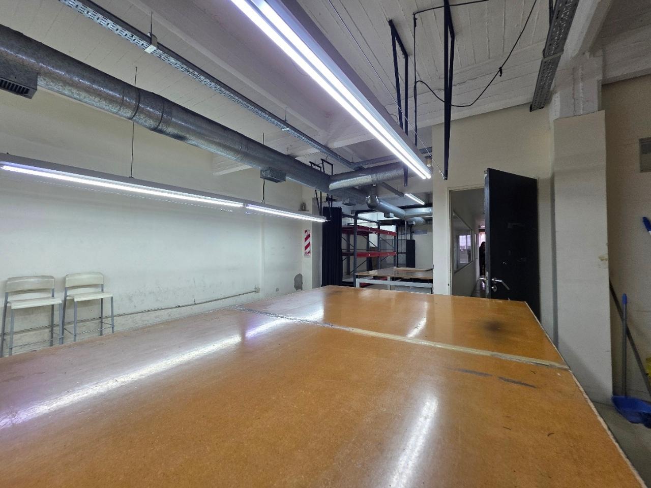 Foto de Alquiler de Galpón, ideal sector textil o logística 725m2 cubiertos, imagen 1