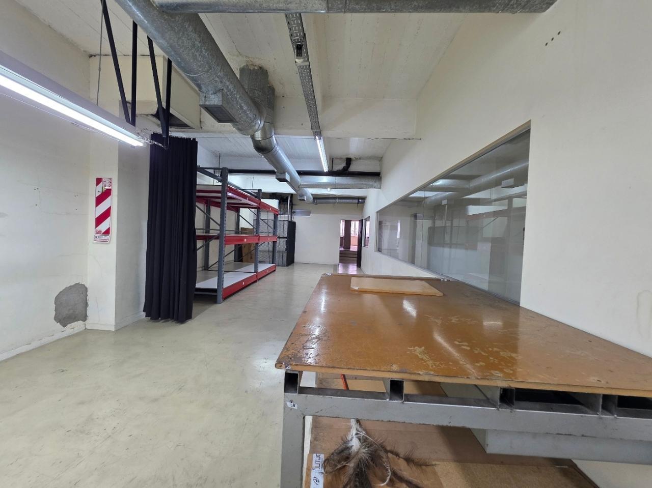 Foto de Depósito, 725m2 cubiertos Villa Crespo sin acceso vehicular., imagen 2