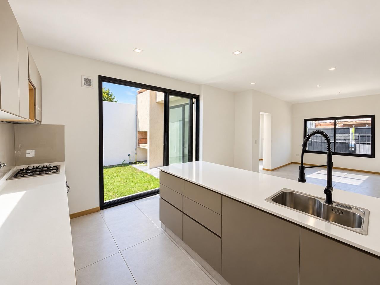 Foto de Venta casa 3 ambientes Sáenz valiente 1525 Martínez - NO Apto Crédito, imagen 1