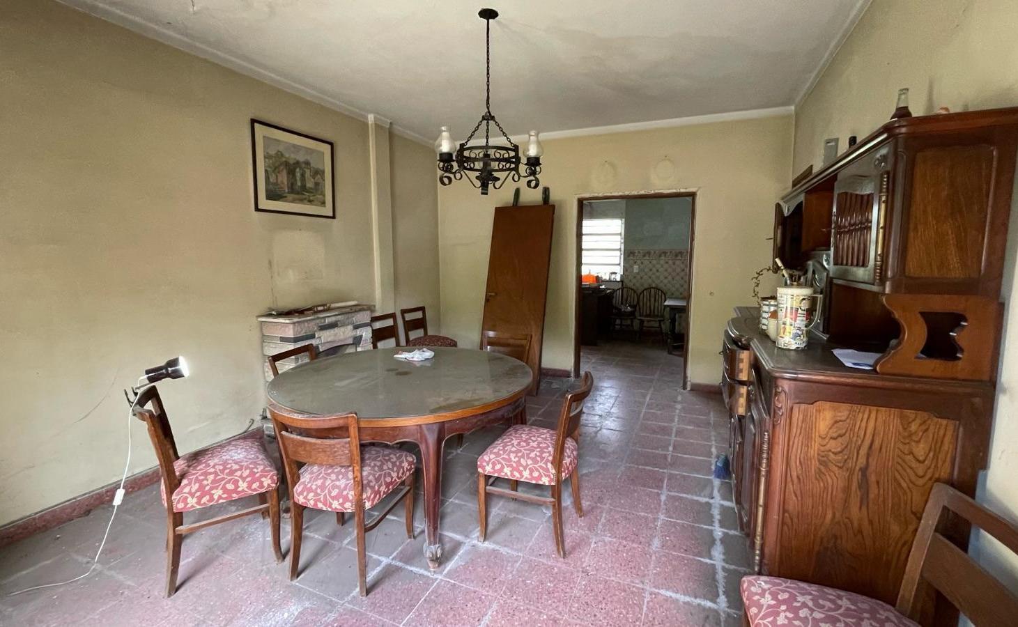 Foto de venta de casa con lote para emprendimiento de 749.35 M² centro Ituzaingó, imagen 3