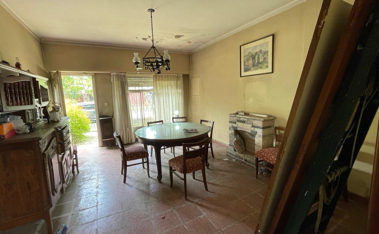 venta de casa con lote para emprendimiento de 749.35 M² centro Ituzaingó