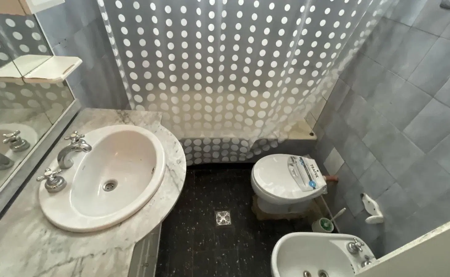 Casa en venta - Castelar Norte - APTO CREDITO - 4 ambientes - Patio - Cochera - Galpón - 4
