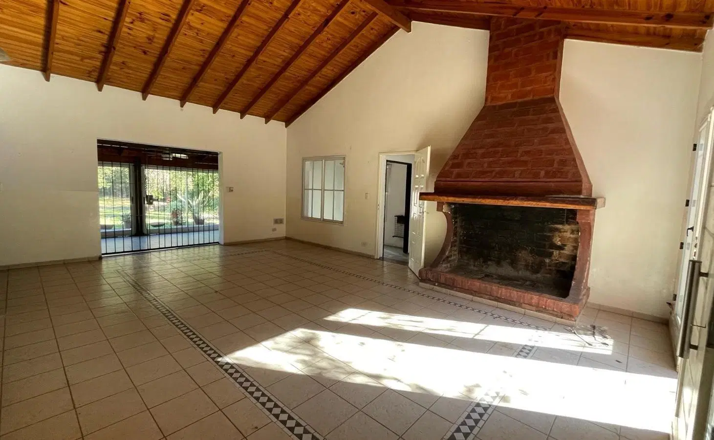 Casa en Barrio Parque Leloir 3