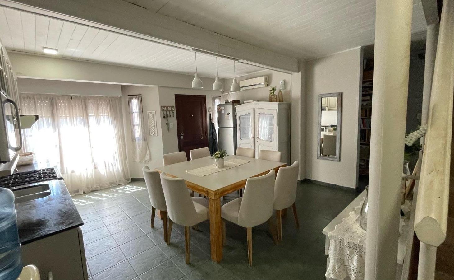 Foto de casa en venta ideal 2 familias, castelar apto credito, imagen 2