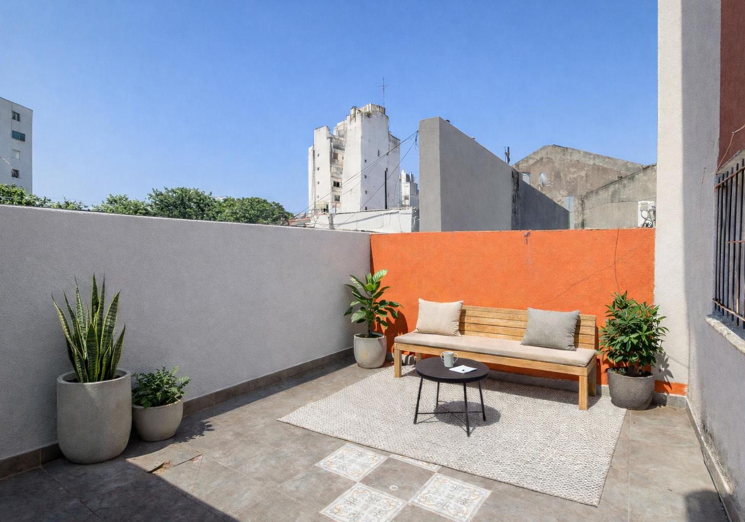 VENTA DEPARTAMENTO DE 2 AMBIENTES CON QUINCHO Y PATIO. SALTA 2000. CONSTITUCIÓN